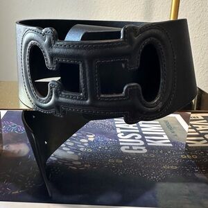 Carolina Herrera Leather Belt